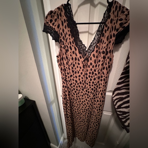 Reformation Tiffie Midi Dress in Leopard Print NWT - Picture 4 of 6